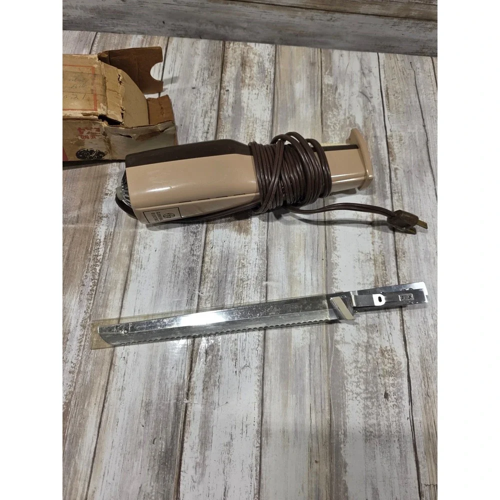 VINTAGE GENERAL ELECTRIC CUSTOM ELECTRIC‎ SLICING KNIFE EK4 w/ Box MADE IN USA